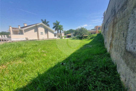 Terreno à venda com 1 suíte no condomínio Portal do Lago, Valinhos - SP