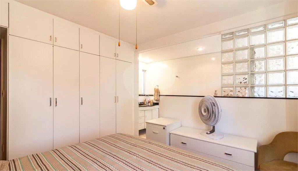 Casa à venda com 3 quartos, sendo 1 suíte, em Vila Olímpia, São Paulo, SP