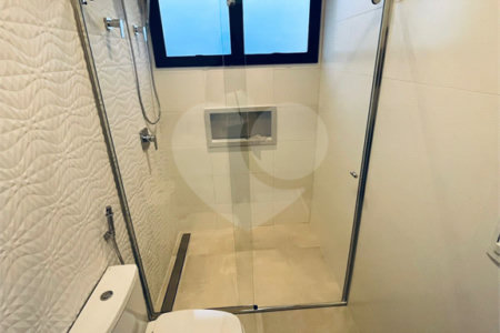 Casa à venda com 4 quartos, sendo 3 suítes, no condomínio Real Park Arujá, Arujá - SP