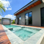 Casa à venda com 3 suítes no condomínio Villa dos Pinheiros, Indaiatuba - SP