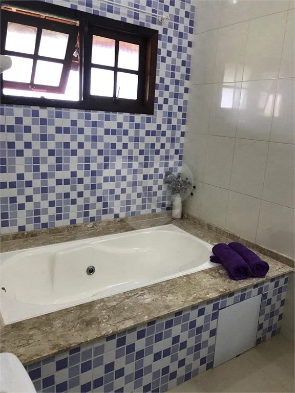Chácara à venda com 4 quartos, sendo 3 suítes, em Monterrey, Louveira, SP