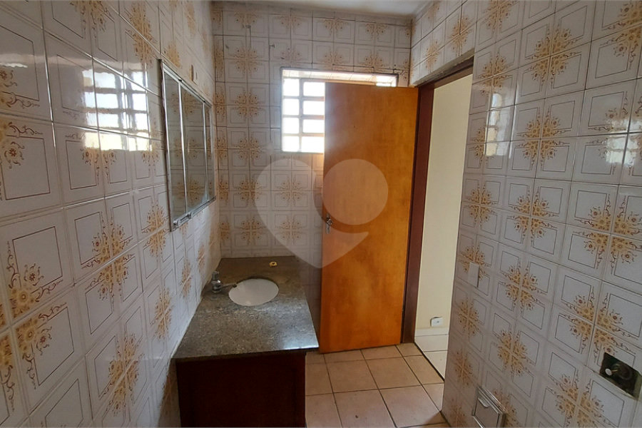 Sobrado à venda com 4 quartos, sendo 1 suíte, em Vila Guarani, São Paulo, SP