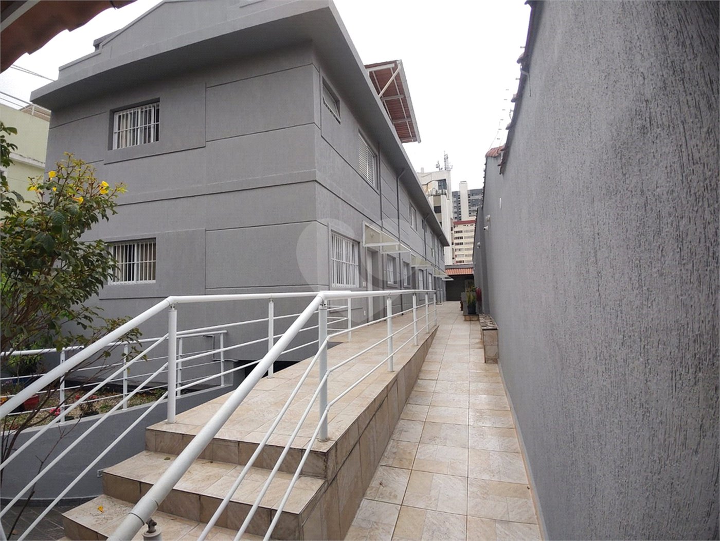 Casa à venda com 3 suítes no condomínio Morada das Hortênsias, São Paulo - SP