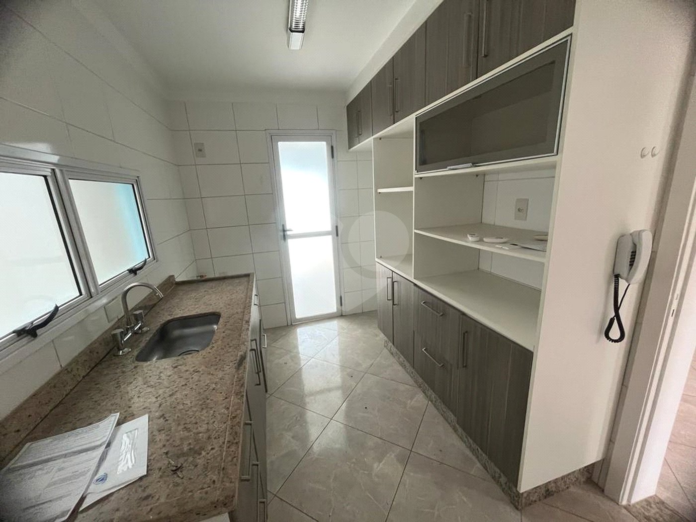 Casa à venda com 3 quartos, sendo 1 suíte, no condomínio Villagio DI Lucca, Sorocaba - SP