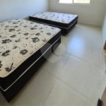Casa à venda com 3 suítes no condomínio Chácaras Arumã, Sarapuí - SP