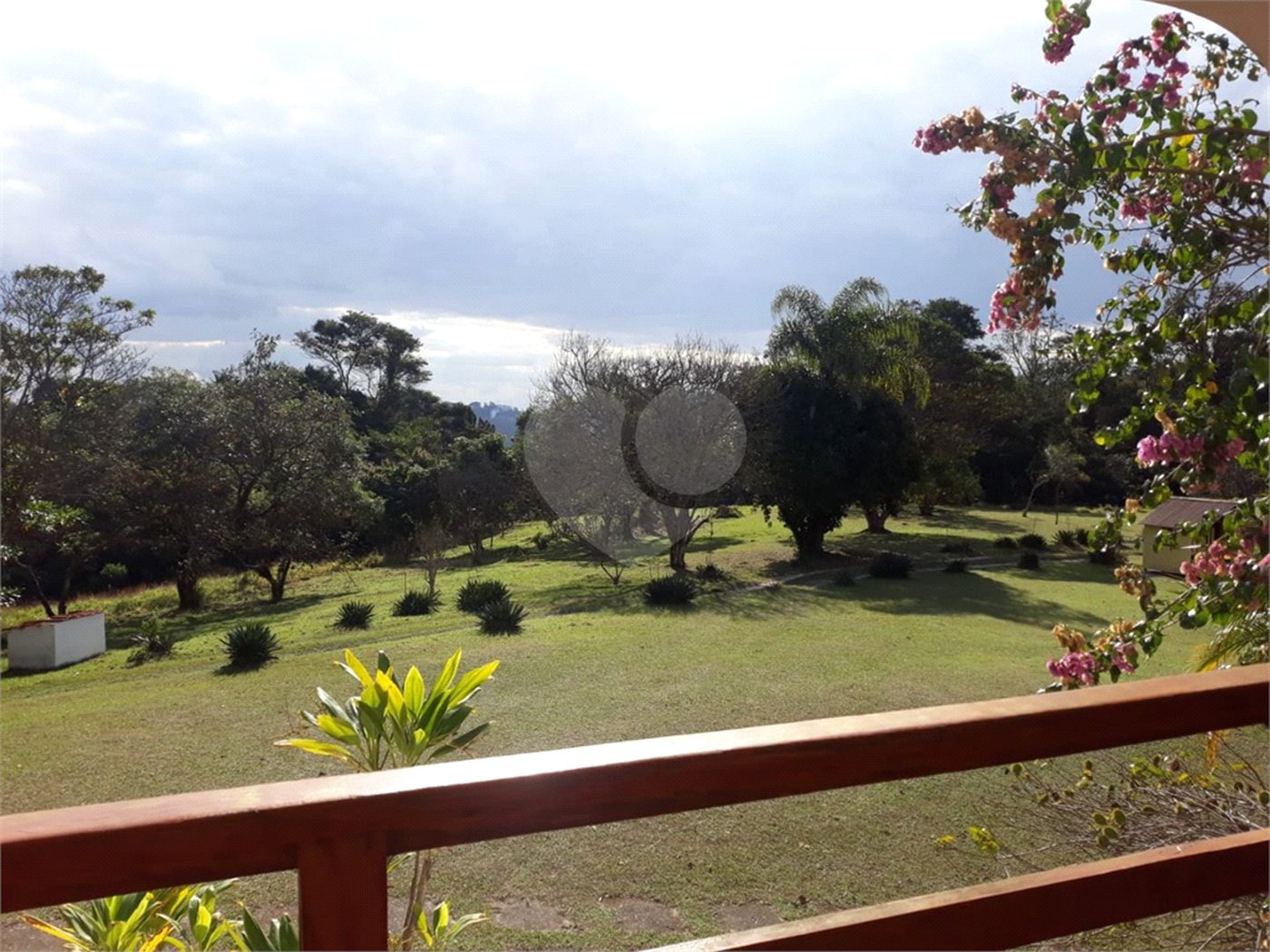 Sítio à venda com 5 quartos, sendo 3 suítes,  em Planalto Verde, São Roque, SP