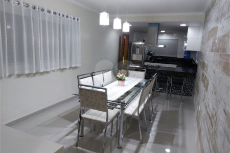 Sobrado à venda com 3 quartos, sendo 1 suíte, em Vila Laís, São Paulo, SP