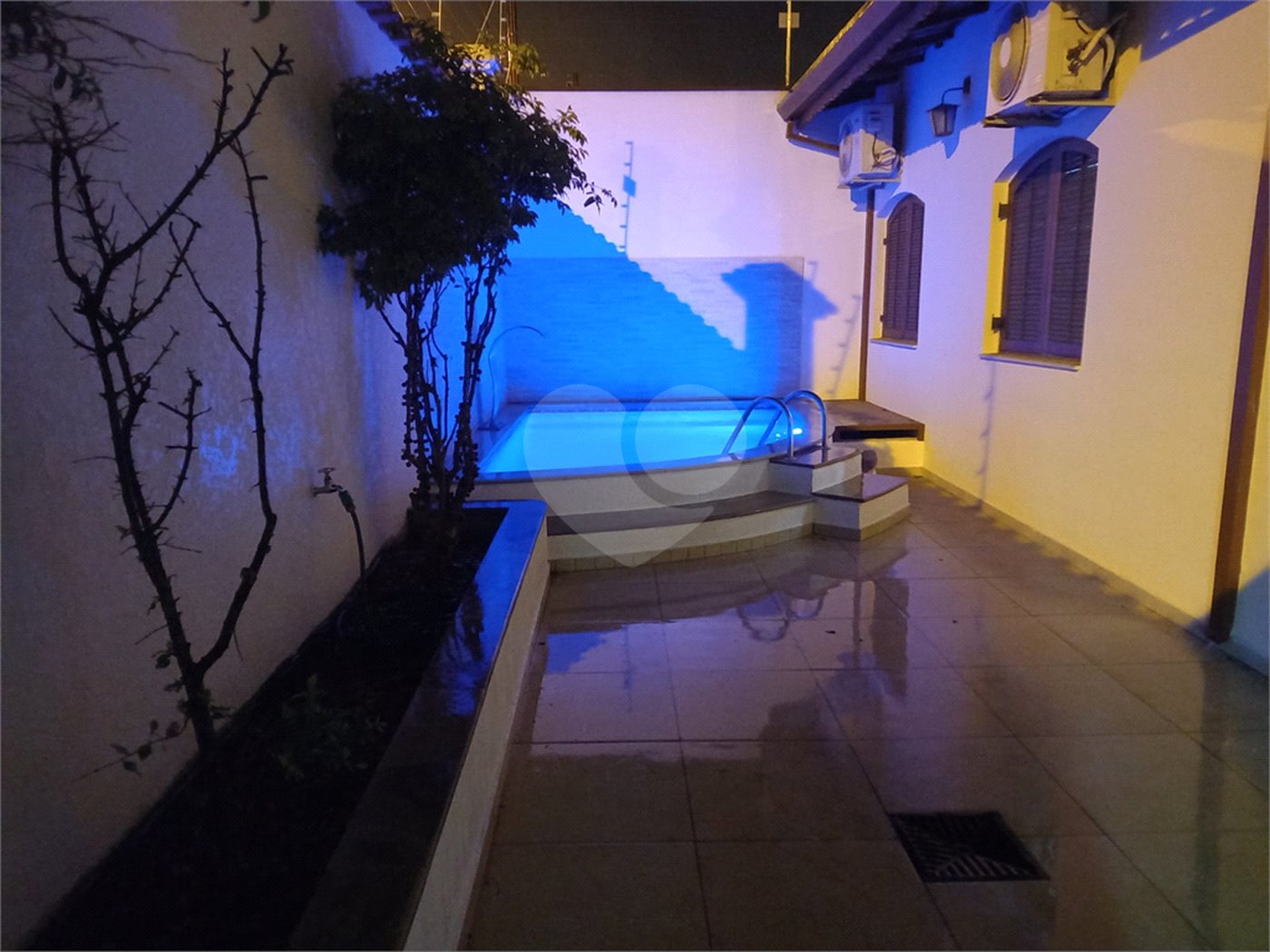 Casa à venda com 4 quartos, sendo 1 suíte,  em Vila Oliveira, Mogi das Cruzes, SP