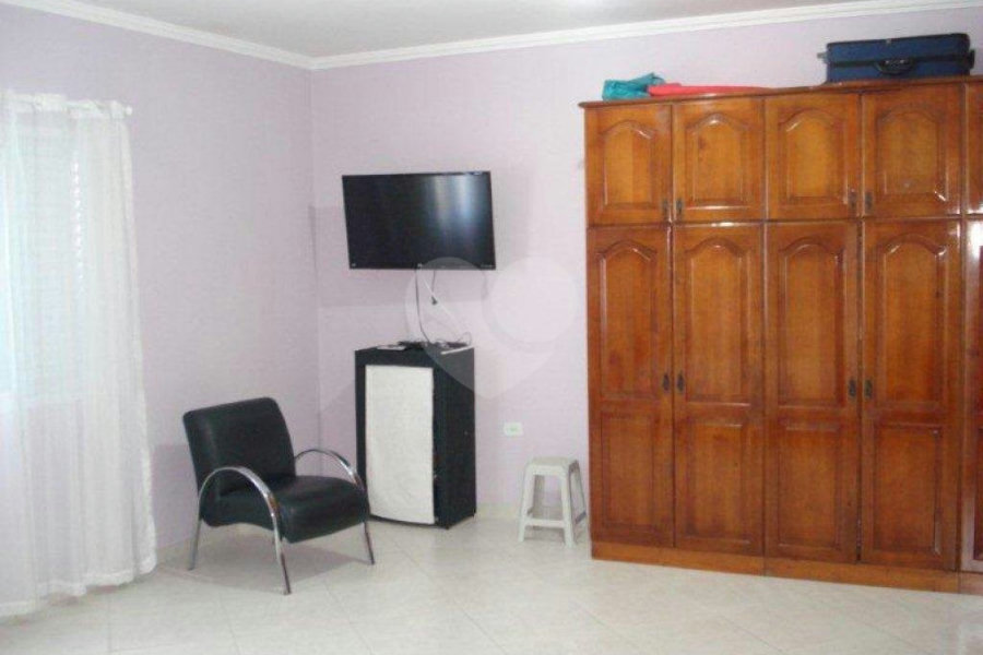 Sobrado à venda com 5 quartos, sendo 1 suíte, em Interlagos, São Paulo, SP
