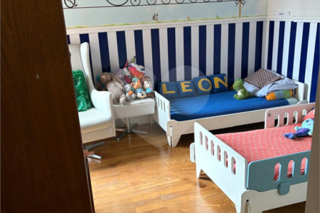 Apartamento em Moema Pássaros à Venda 171 m² 3 Dormitórios 3 Suítes Reformado