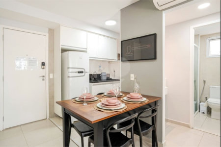 Pratico e moderno apartamento mobiliado de 45 m2 na Bela Vista