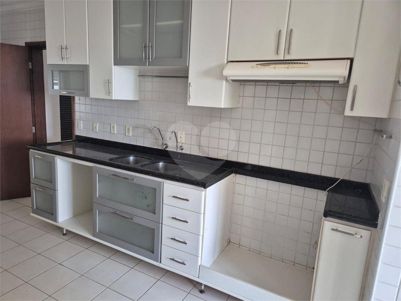 Apartamento de Alto Padrão no Edifício Taiamã – Centro da Cidade