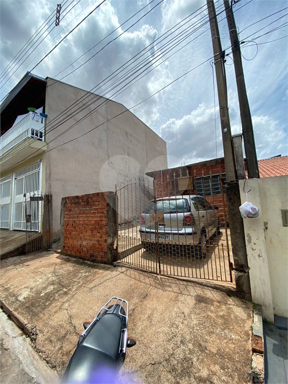 Casa Térrea com 1 dormitório.
