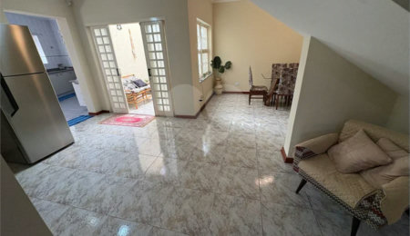 Sobrado à venda com 3 quartos, sendo 1 suíte,  em Vila Rezende, Piracicaba, SP