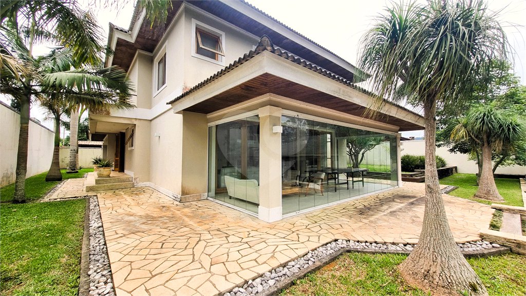 Casa à venda ou para alugar com 5 suítes em Serra da Cantareira, Mairiporã, SP