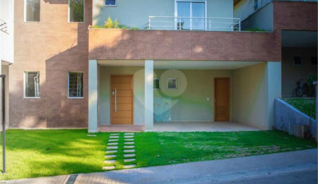 Casa à venda com 3 suítes no condomínio Ecovillágio, São Roque - SP