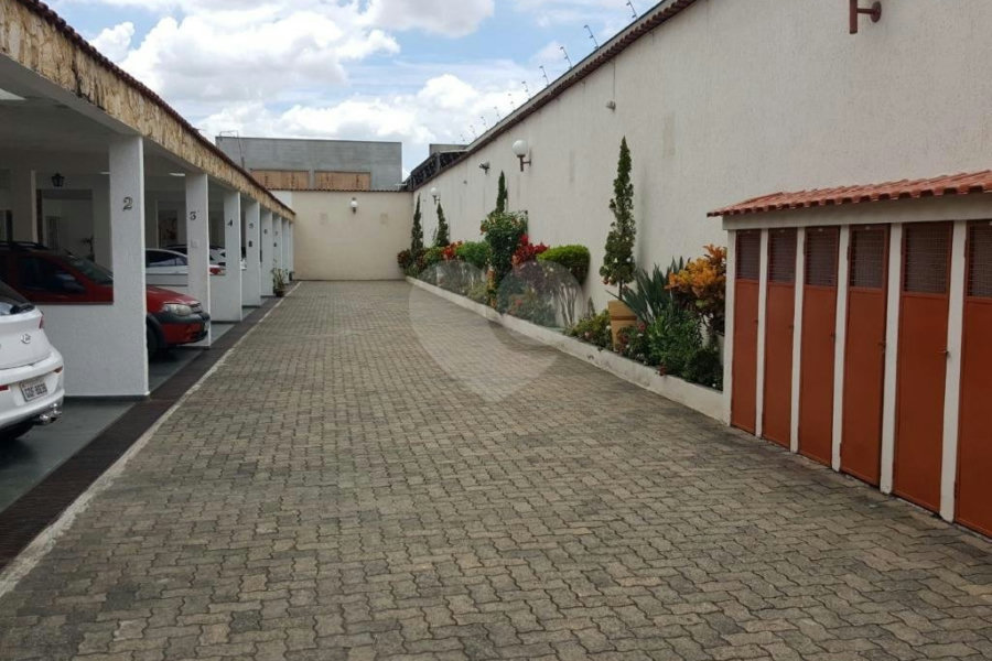 Casa à venda com 3 suítes no condomínio Village, São Paulo - SP