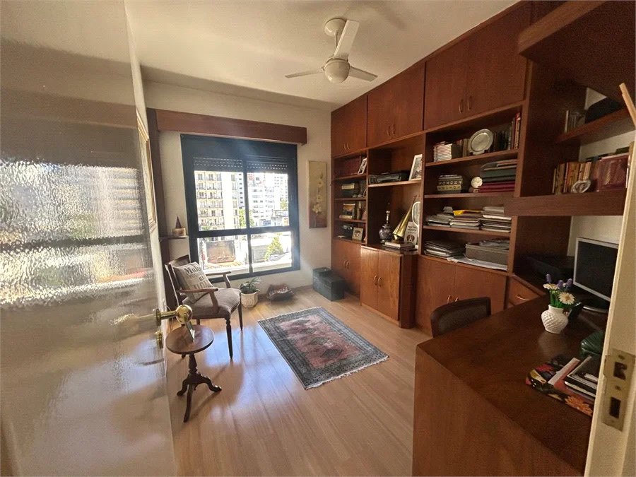 Apartamento à venda com 4 quartos, sendo 2 suítes,  em Pinheiros, São Paulo, SP