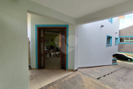 Sobrado à venda com 3 quartos, sendo 2 suítes, em Vila Romão, Salto, SP
