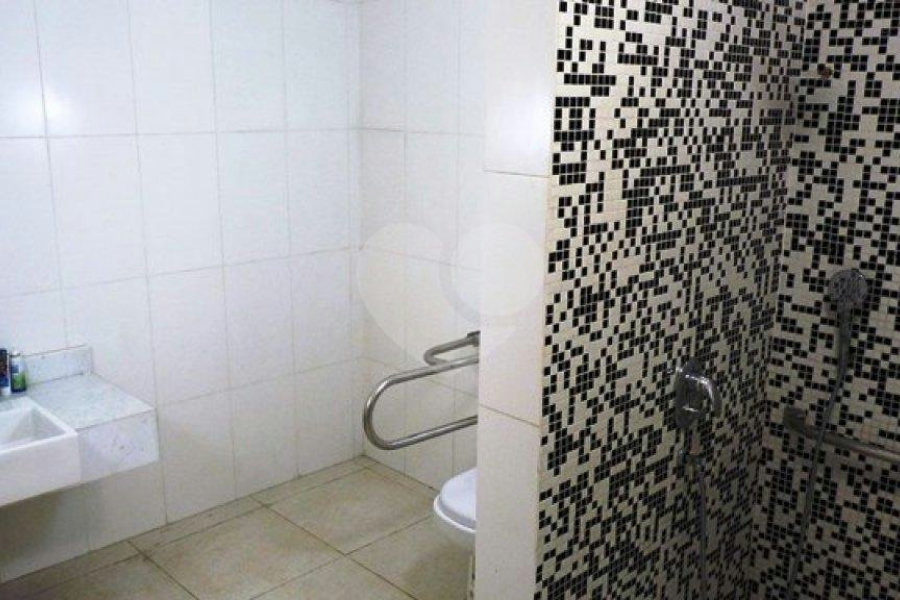 Sobrado à venda com 4 quartos, sendo 3 suítes, em Tremembé, São Paulo, SP