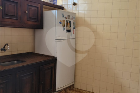 Sobrado à venda com 4 quartos, sendo 2 suítes,  em Vila Madalena, São Paulo, SP