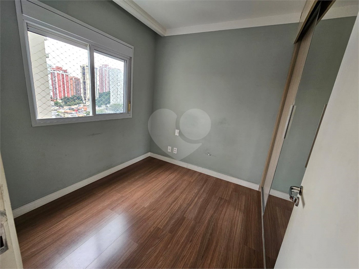 Apartamento à venda com 3 quartos, sendo 1 suíte,  em Vila Santa Catarina, São Paulo, SP