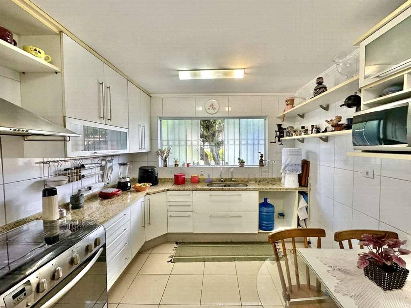 Sobrado à venda com 4 quartos, sendo 2 suítes, em Jardim Jussara, São Paulo, SP