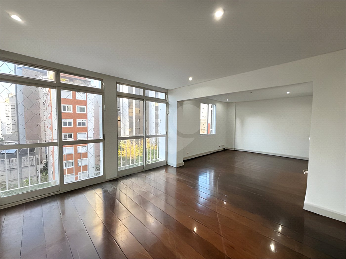 Apartamento à venda com 3 quartos, sendo 1 suíte, em Cerqueira César, São Paulo, SP