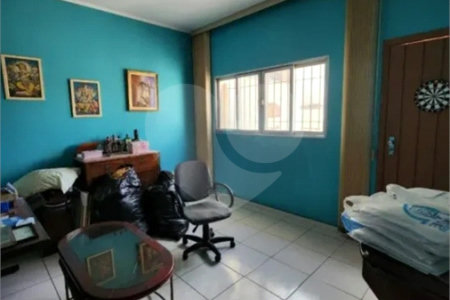 Casa à venda com 4 quartos, sendo 2 suítes, em Vila São Geraldo, São Paulo, SP