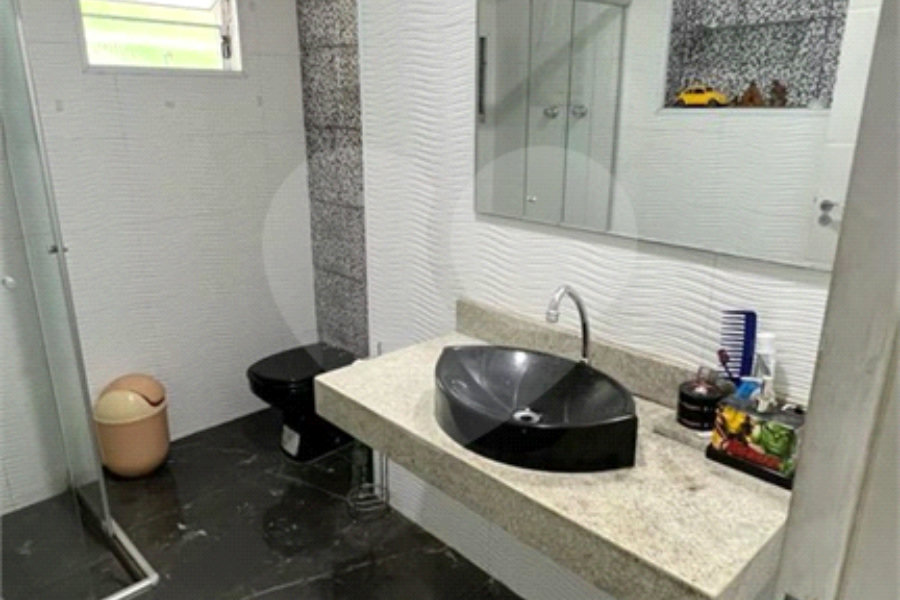 Sobrado à venda com 4 quartos, sendo 1 suíte, em Tremembé, São Paulo, SP