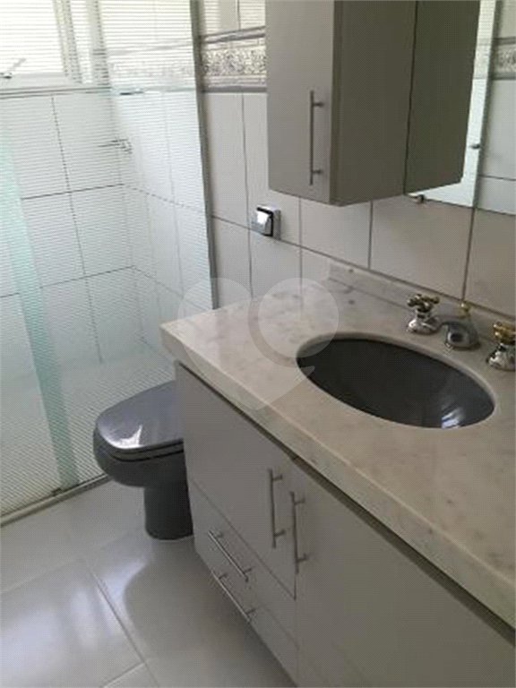 Sobrado à venda com 3 quartos, sendo 1 suíte, em Vila Galvão, Guarulhos, SP
