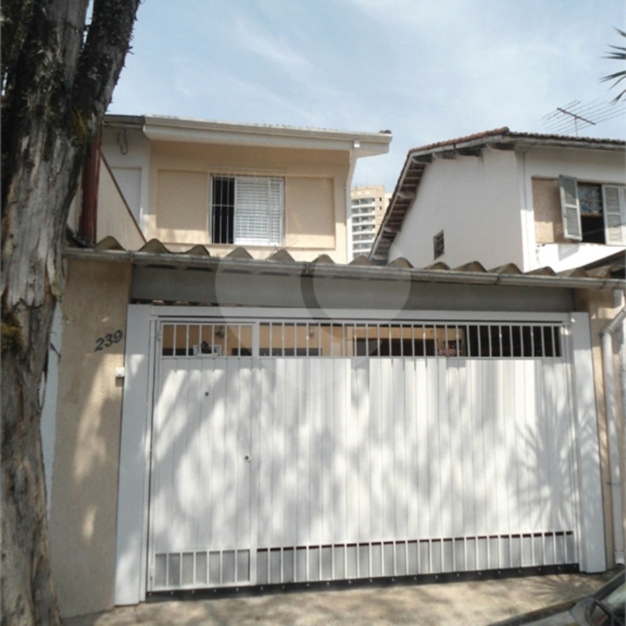Sobrado à venda com 3 quartos em Vila Gomes, São Paulo, SP