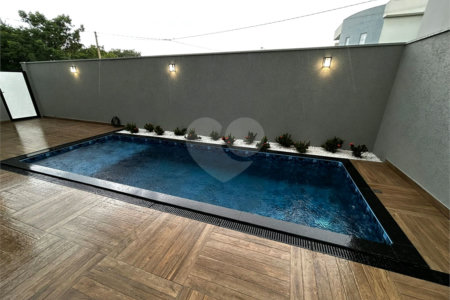 Casa para venda no condomínio de alto padrão Damha III,