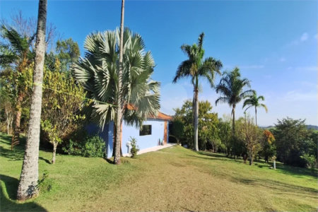 Chácara à venda com 3 suítes em Monterrey, Louveira, SP