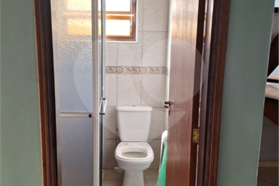 Sobrado para alugar com 4 quartos, sendo 3 suítes, em Vila Nivi, São Paulo, SP