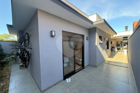 Casa à venda com 3 suítes no condomínio Costa das Areias, Salto - SP