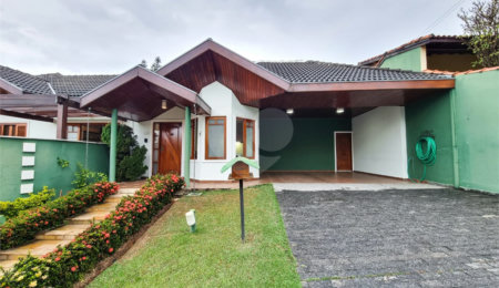 Casa à venda com 4 quartos, sendo 3 suítes,  no condomínio Morada da Serra, São José dos Campos - SP