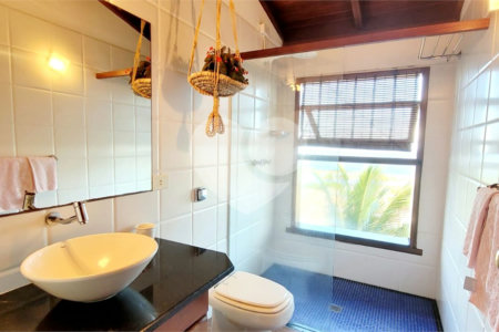 Casa à venda com 3 suítes no Centro, Santa Cruz Cabrália, BA