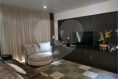 Casa à venda com 3 suítes no condomínio Residencial dos Lagos, Itupeva - SP