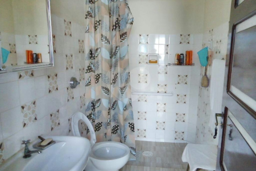 Casa Térrea à venda com 4 quartos, sendo 1 suíte,  em Jardim Peri, São Paulo, SP
