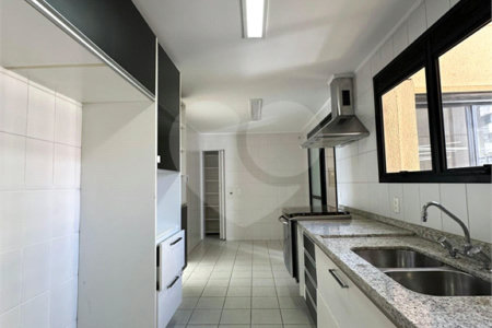 Apartamento à venda com 3 suítes em Vila Suzana, São Paulo, SP