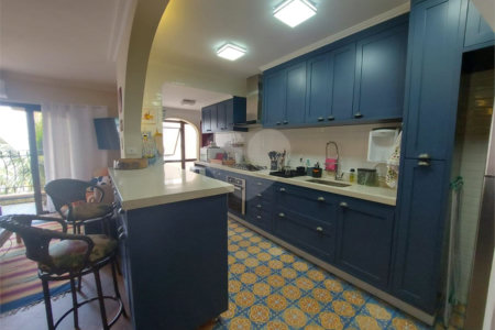 Apartamento à venda com 3 quartos, sendo 1 suíte,  em Enseada, Guarujá, SP