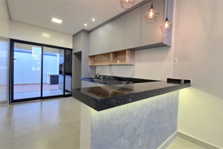 Casa à venda com 3 quartos, sendo 1 suíte, no condomínio Horto Florestal Villagio, Sorocaba - SP
