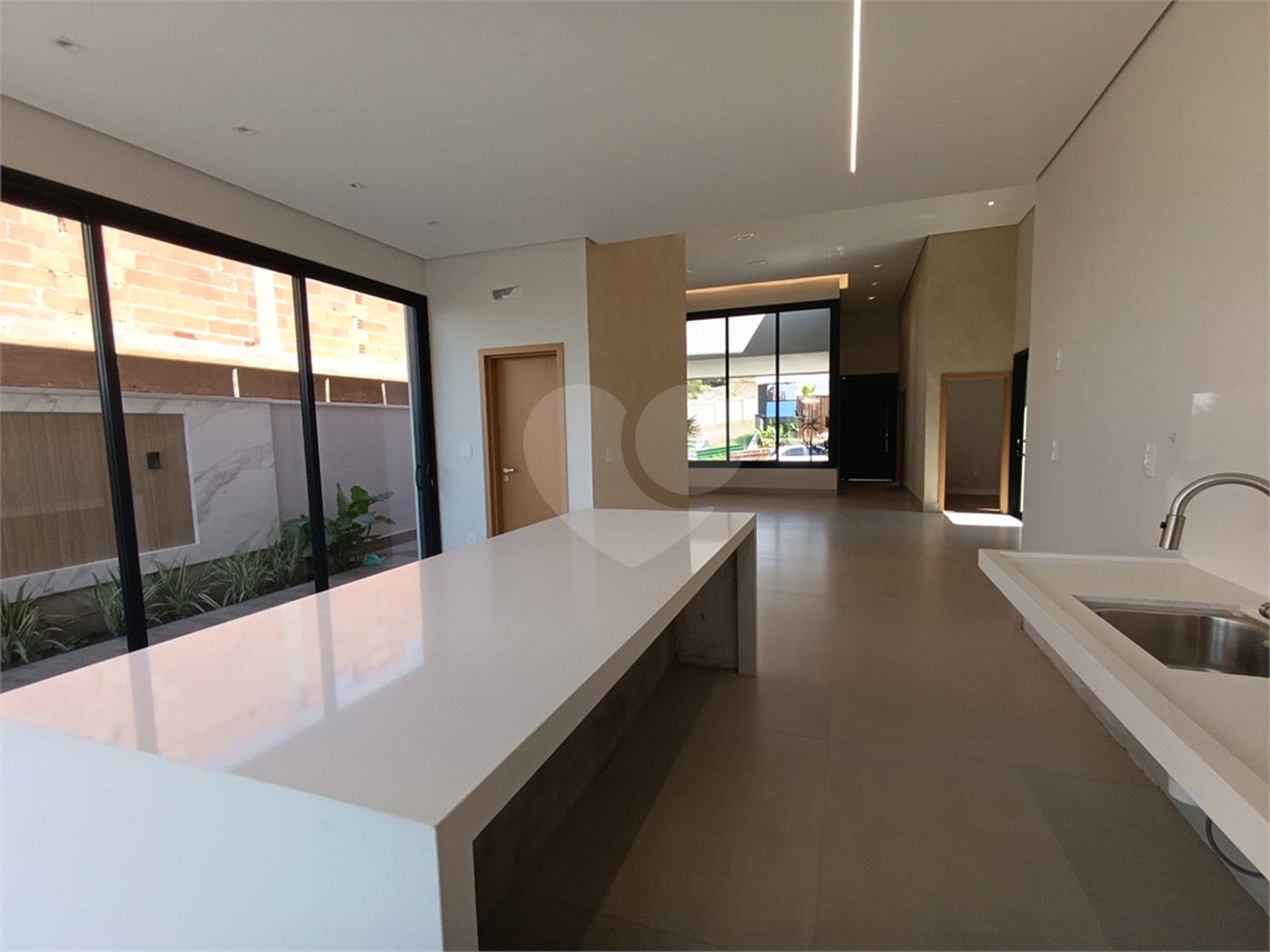 Casa à venda com 3 suítes no condomínio Villa Sapezal, Indaiatuba - SP