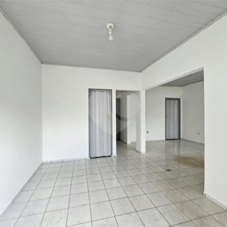 Casa à venda com 2 quartos, sendo 1 suíte, no Centro, Atibaia, SP
