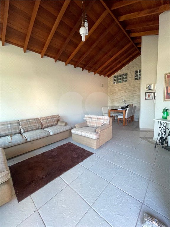 Casa à venda com 3 quartos, sendo 1 suíte, em Recreio Maristela, Atibaia, SP