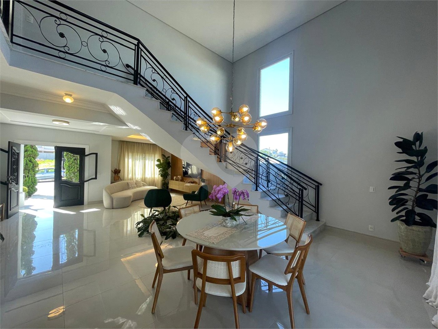 Casa à venda com 3 suítes no condomínio Arujá Verdes Lagos, Arujá - SP