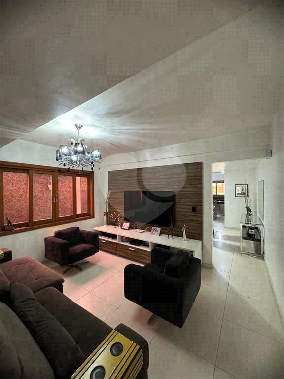 Casa à venda com 3 suítes em Saúde, São Paulo, SP