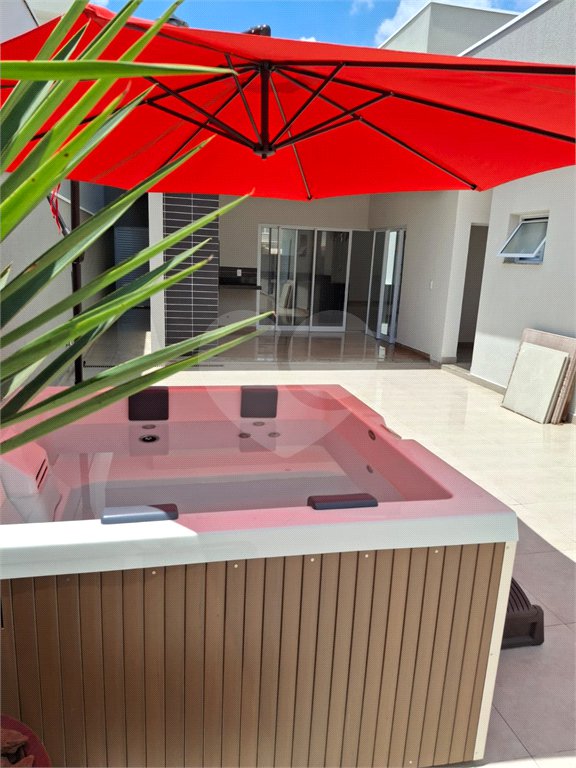 Casa à venda com 3 quartos, sendo 1 suíte, no condomínio Costa das Areias, Salto - SP