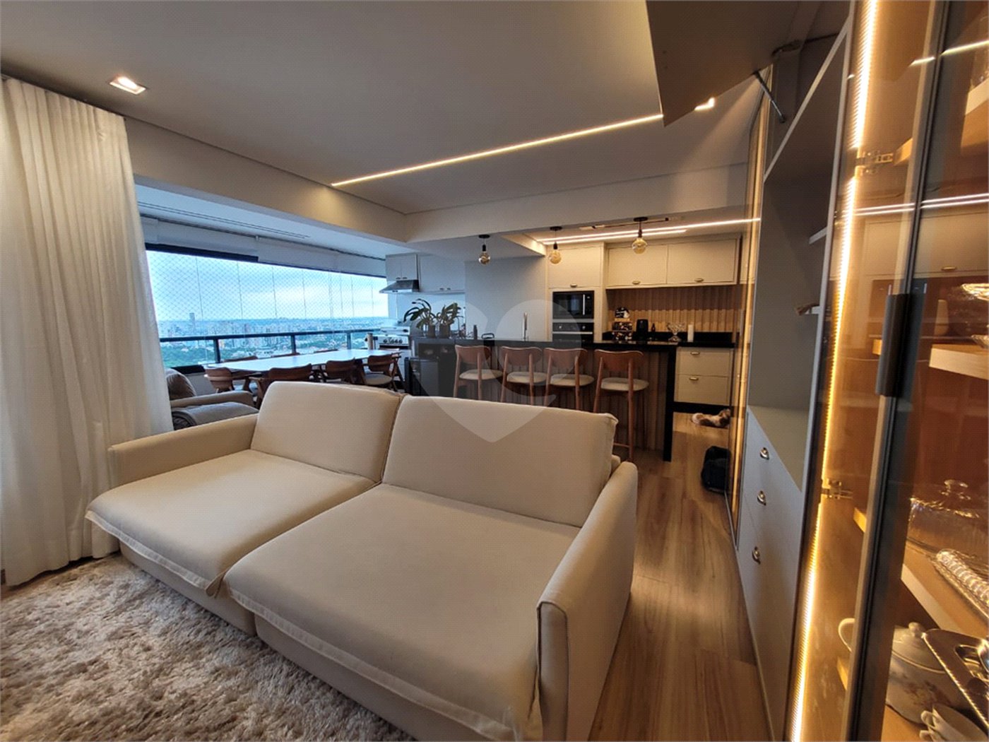 Apartamento à venda com 3 suítes em Parque Campolim, Sorocaba, SP